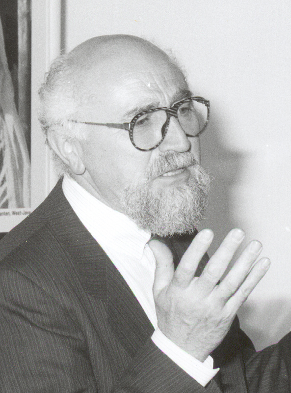 Ehemaliger Direktor des Weltkulturen Museums Prof. Josef Franz Thiel