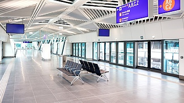 Neue Sky Line-Bahn verbindet Terminal 1, 2 und 3 am Flughafen Frankfurt