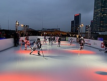 Winter magic 'Up on the ice' - Germany's highest ice rink opened in Frankfurt