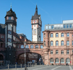 FRANKFURTER COUNCIL HOUSE TOWER 'LANGER FRANZ' SHALL BE REBUILT IN 2024