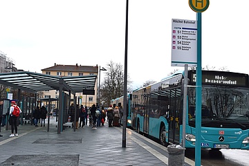 Bahnhof Höchst: Umgestaltung geht voran - Busbahnhof in Betrieb genommen