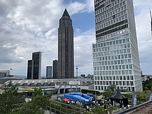 Surf Days 2022 – Wellenreiten auf dem Dach des Skyline Plaza