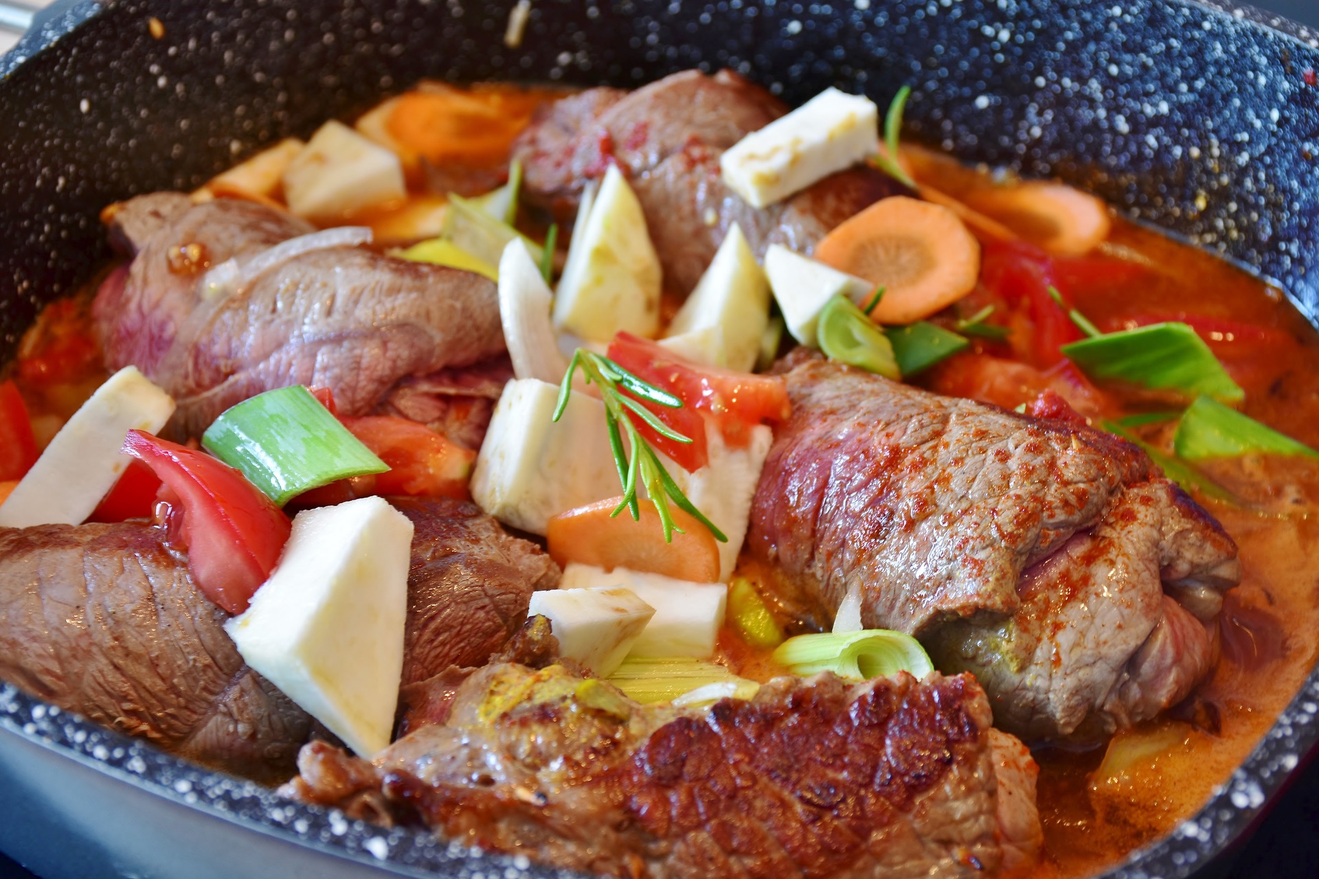 Rindsrouladen mit Thüringer Klößen und Rotkohl