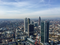 The MAIN TOWER - A very special view of the city 