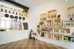 Gramm.genau brings first zero-waste shop with café to Frankfurt Photos: Kathi Krechting k.fotografie&amp;artdesign