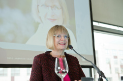 Jancis Robinson MW receives the VDP.Golden Pin of Honour VDP.Die Prädikatsweingüter