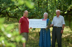 Donation handover at the Obsthof am Steinberg Obsthof am Steinberg