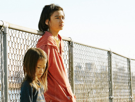 Shoplifters - Family Ties