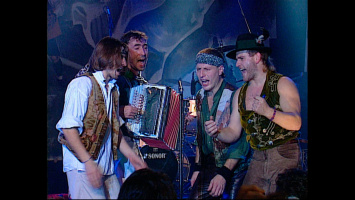 Hubert von Goisern - Brenna tuat`s schon lang