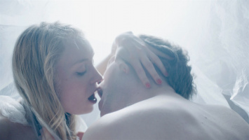 The Woman Behind the Wall - DVD