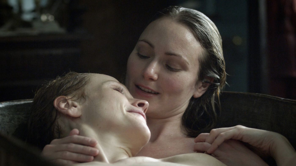 c_limit/sex-love-life-2013-06-the-notebook-kiss-main.jpg" width="...